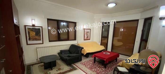 فيلا مساحة 620م مع مسبح على أرض 1200م للبيع في الحّمر