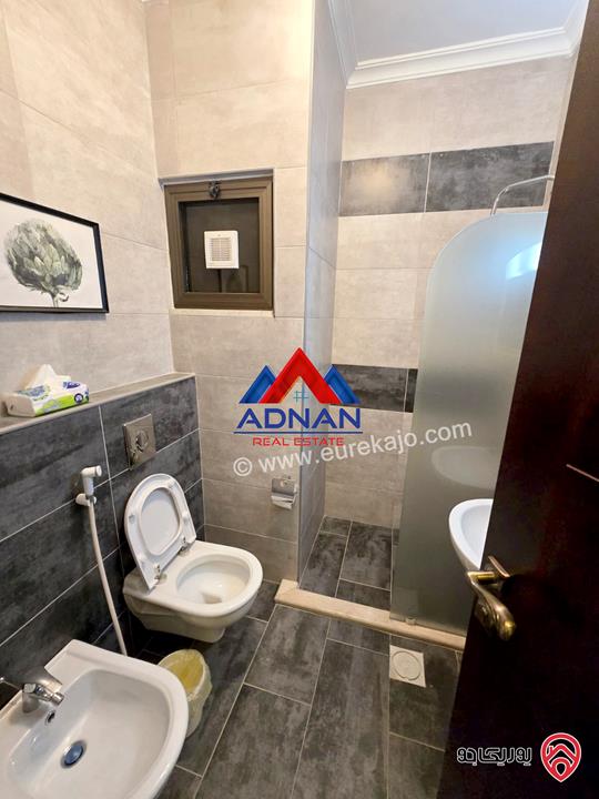 شقة مساحة 100م مع رووف 50م ( دوبلكس ) مفروشة للإيجار السنوي في عمان - أم أذينة