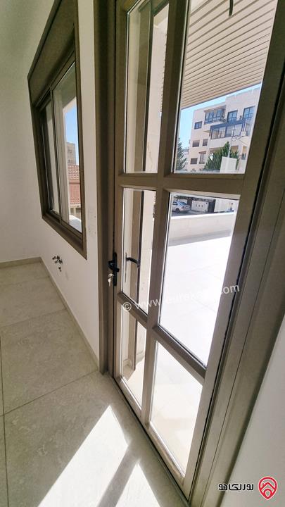 شقة مميزة أرضية مساحة 225م للبيع في عمان - الجبيهة 