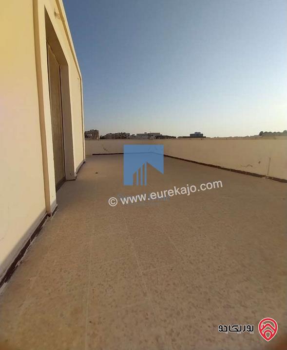 شقة مميزة طابق ثالث 180م مع روف 80م للبيع في عمان - الرابية