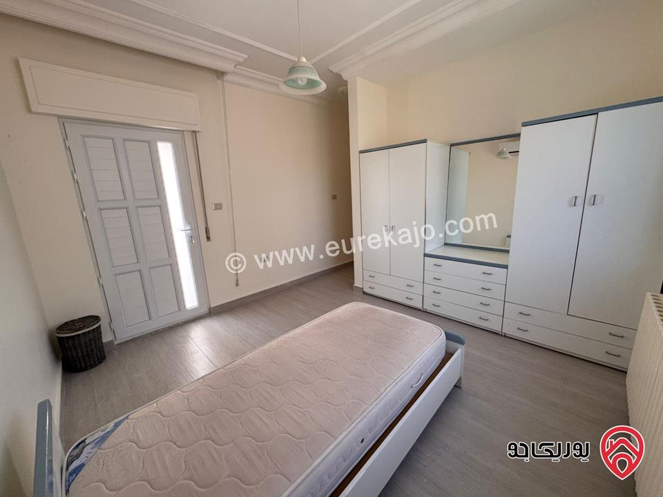 فيلا مستقلة للايجار في عمان - ام السماق مساحة الارض 500م البناء 450و الحديقة 200م والترس 200م