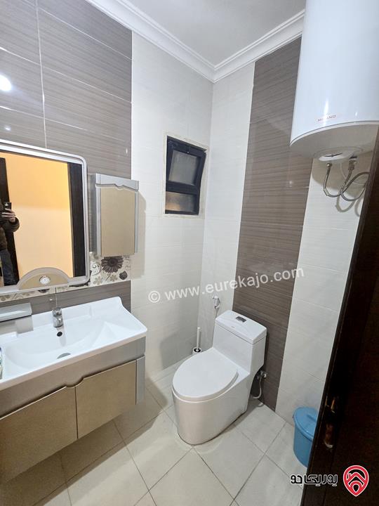 شقة ارضية مساحة 130م داخلي و 50م خارجي مع مدخل وكراج خاص للايجار مفروشة في عمان - ضاحية الامير راشد 