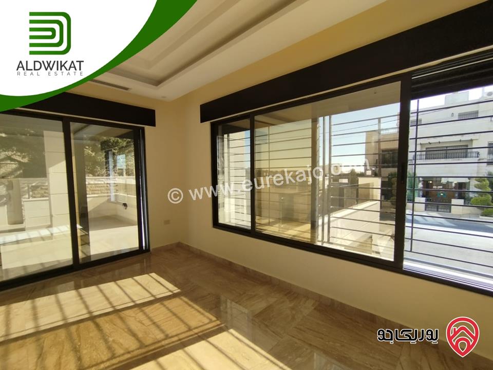 شقة طابق ارضي مساحة البناء 200م ومساحة الحديقة 150م للبيع في عمان - دابوق