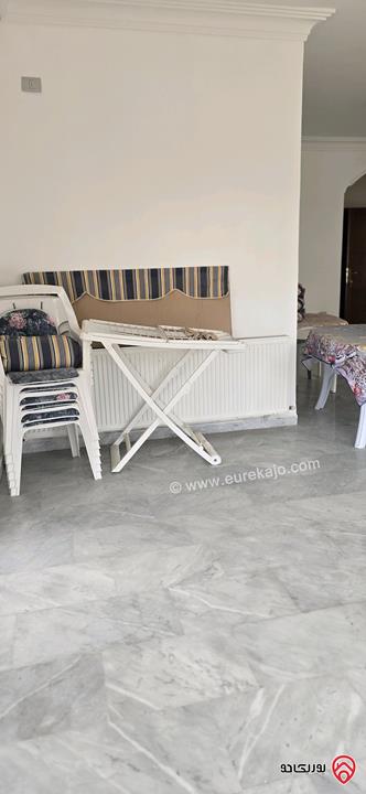 شقة طابق ثاني مساحة 223م للبيع في عمان - خلدا