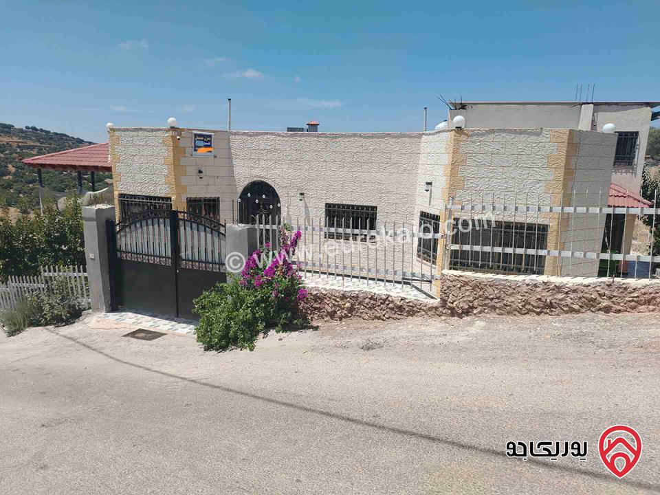 منزل مستقل مساحة 245م على أرض 755م للبيع في عجلون 