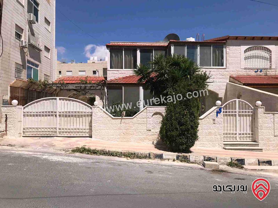 فيلا مساحة 325م على أرض 400م للبيع في عمان - الجبيهة