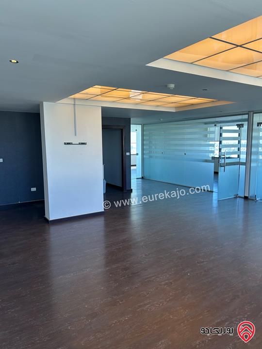 مكتب تجاري مساحة 165م للإيجار في عمان - السابع
