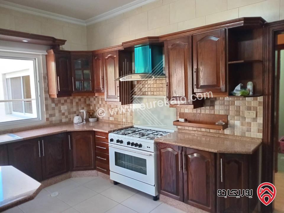 شقة فاخرة طابق أرضي معلق مساحة 263م للبيع في عمان - الرابية