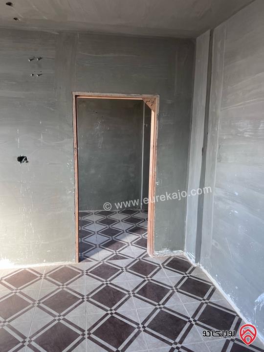 منزل مستقل 3 طوابق على أرض 700م للبيع في المفرق