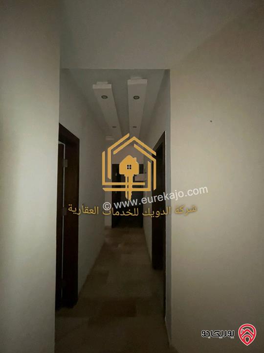 شقة فارغة طابق شبه ارضي مساحة 180 للإيجار في عمان - دير غبار 