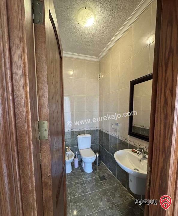 شقة مساحة 170م طابق ثالث للايجار في ام عمان - اذينة 