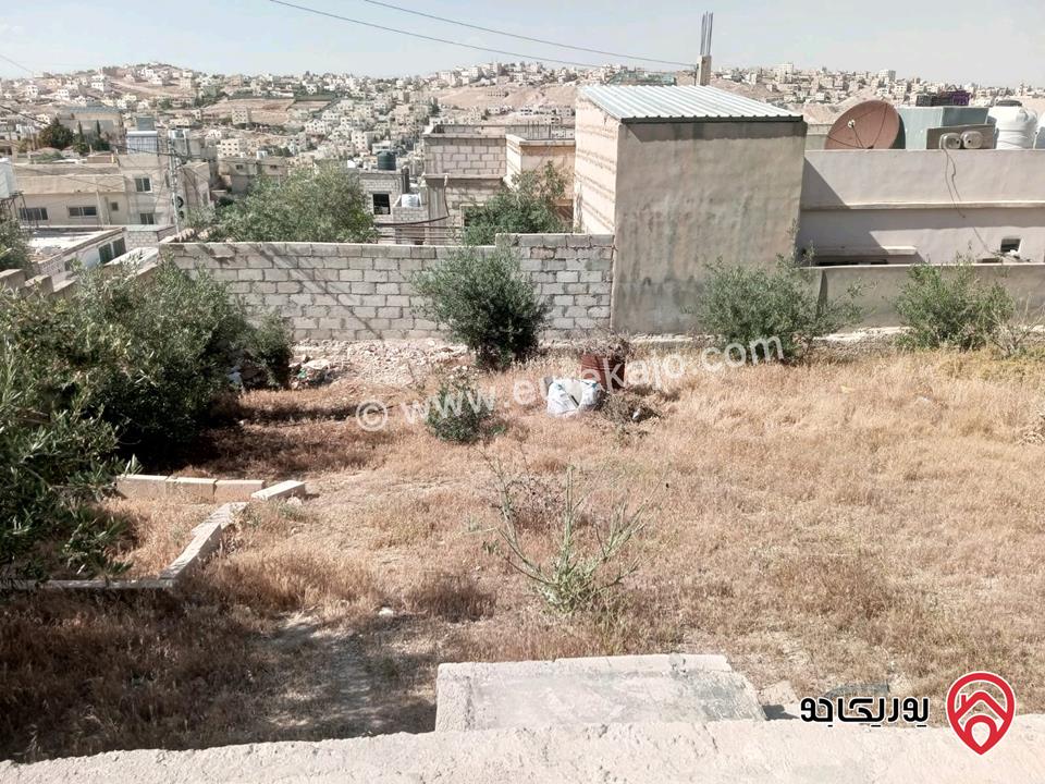 قطعة ارض مساحتها 819 متر مربع تنظيم سكني أ، تقع على شارعين، واصل جميع الخدمات للبيع في الزرقاء - منطقة حي الرشيد الرصيفة
