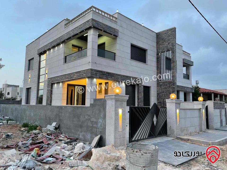 فيلا عدد 2 متلاصقتان مساحة البناء لكل فيلا 375م على أرض 300م للبيع في اربد