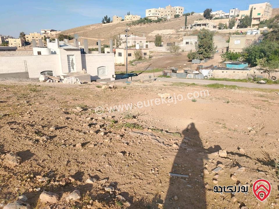 قطعة ارض مساحة 489م للبيع في الزرقاء حي الأحمد قرب سجن بيرين 