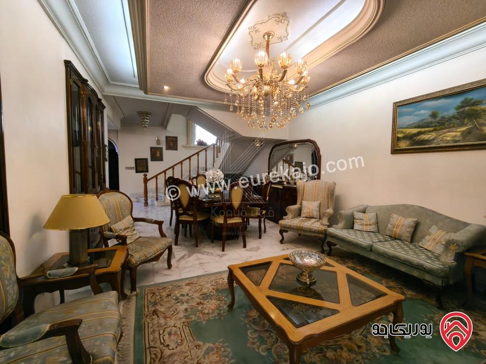 فيلا متلاصقة مميزة مساحة 350م على أرض 520م للبيع في عمان - تلاع العلي