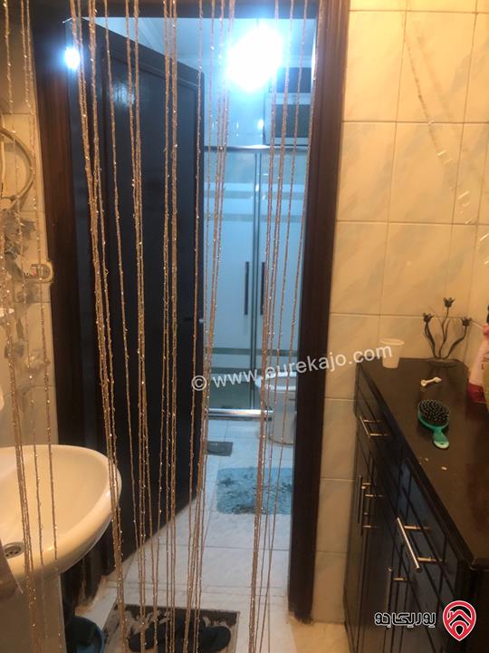 شقة طابق ثالث مساحة 120م للبيع في عمان - النصر حي عدن