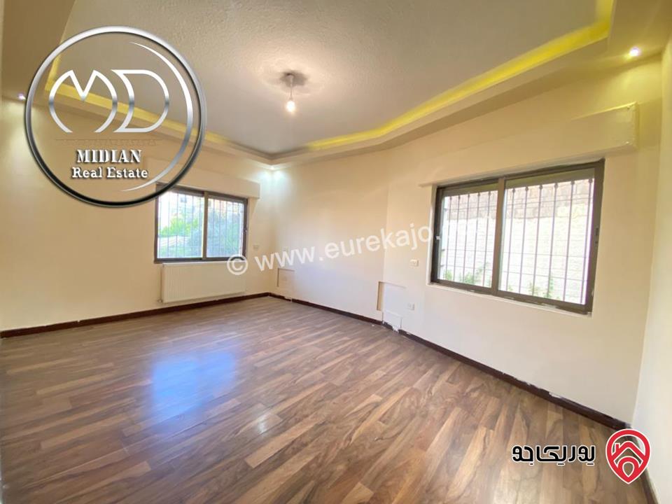 شقة ارضية فارغة للايجار في عمان - دابوق مساحة 175م مع ترس 40م سوبر ديلوكس بسعر مميز جداً