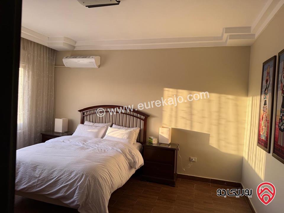 شقة سوبر ديلوكس طابق أخير مع روف مساحة 280م للايجار مفروشة في عمان - أم الكندم