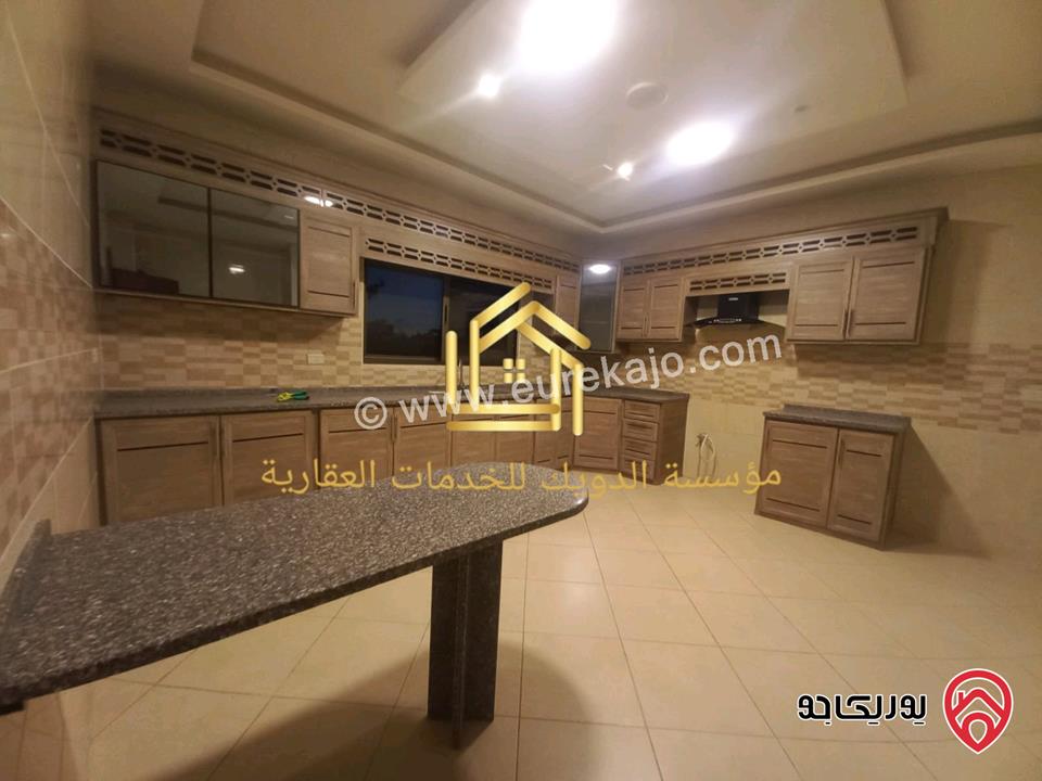 شقة سوبر ديلوكس مساحة 230م طابق ثالث للايجار في عمان - خلدا 