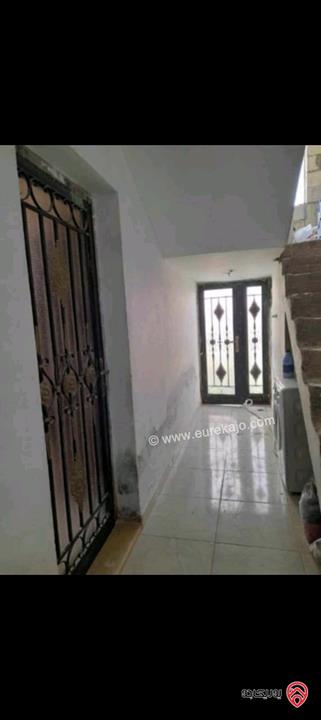 شقة ارضية مساحة 110م للبيع في الزرقاء - شومر