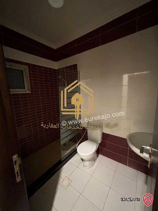 شقة فارغة طابق اول مساحة 150م للإيجار في عمان - دير غبار 