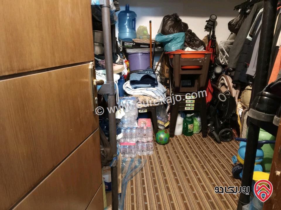 شقة طابقية شبه تسوية مساحة 143م مع ساحة 60م للبيع في الزرقاء - جبل طارق 