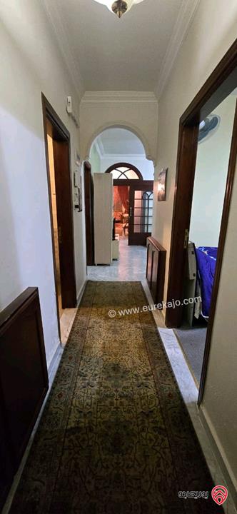 شقة فاخرة طابق ثالث مساحة 180م مع الأثاث كامل للبيع في عمان - الرابية 