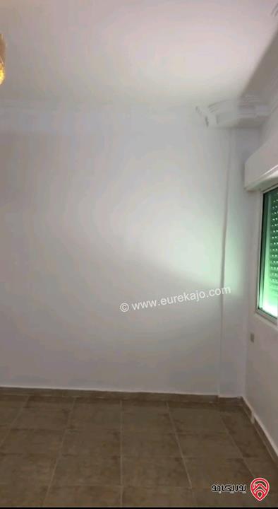 شقة طابق ثالث مساحة 121م للبيع في اربد - ضاحية الحسين