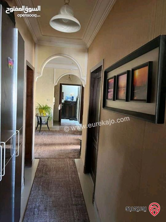 شقة طابق ثالث مساحة 175م للبيع في عمان - خلدا