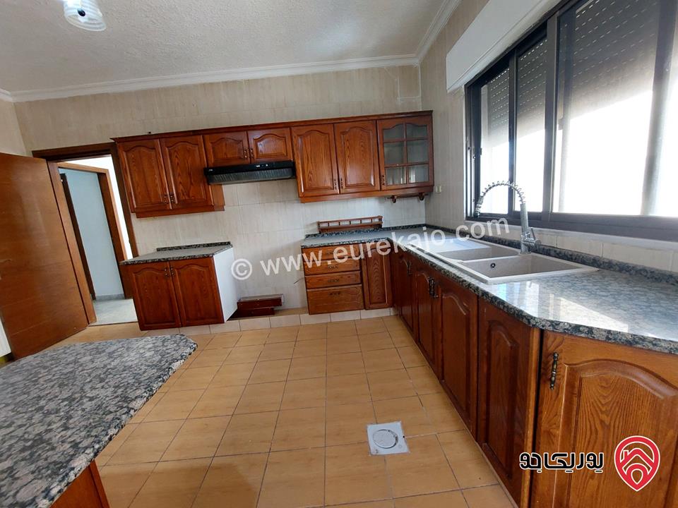 شقة طابق ثالث مساحة 175م للبيع في عمان - ضاحية الرشيد