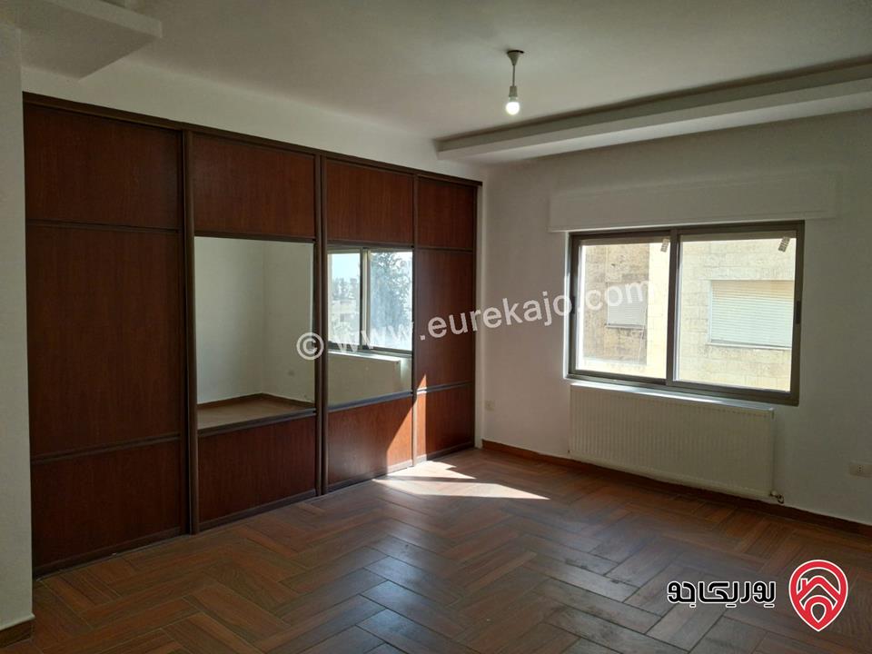 شقة جديدة طابق ثاني مساحة 174م للبيع في عمان - خلدا