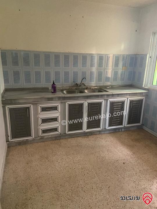 شقة طابق أول مساحة 126م للايجار في اربد شارع القدس