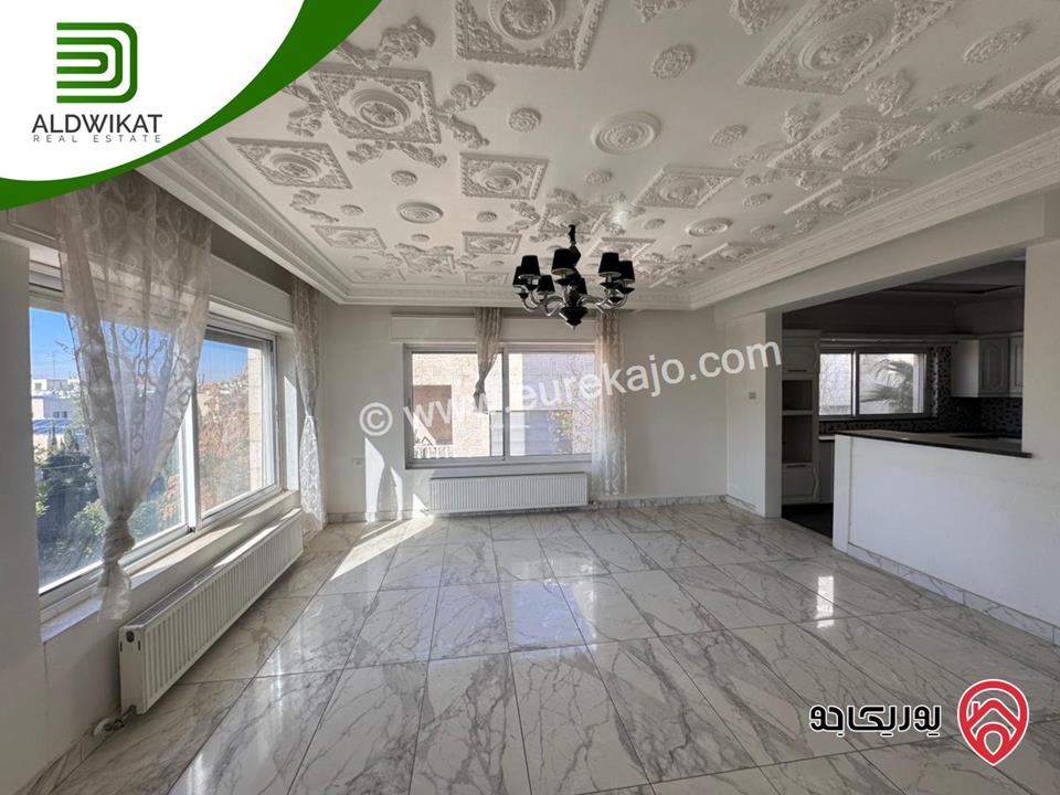 شقة طابق ثاني طابقية للبيع في عمان - دير غبار مساحة 265م ومساحة الترس 10م موقع اطلالة