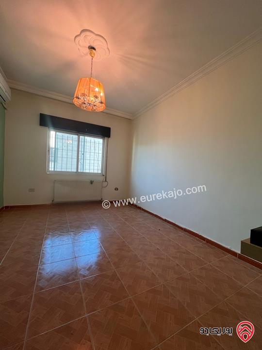 شقة طابق أرضي معلق مساحة 170م للايجار في عمان - عرقوب خلدا 