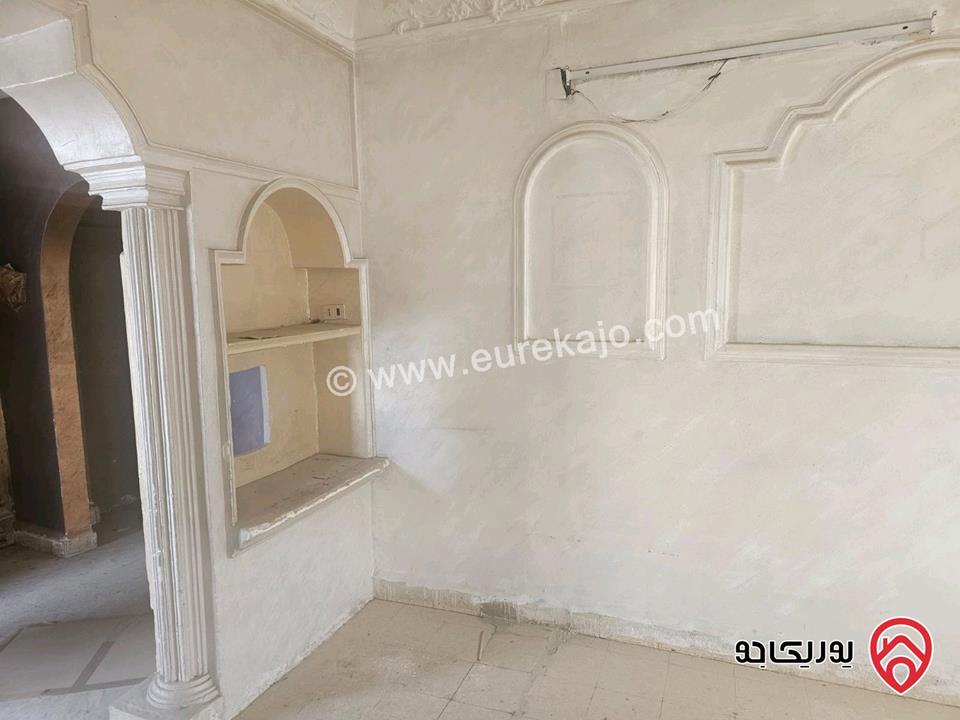 شقة طابق اول مساحة 130م للبيع في الزرقاء - حي شاكر 