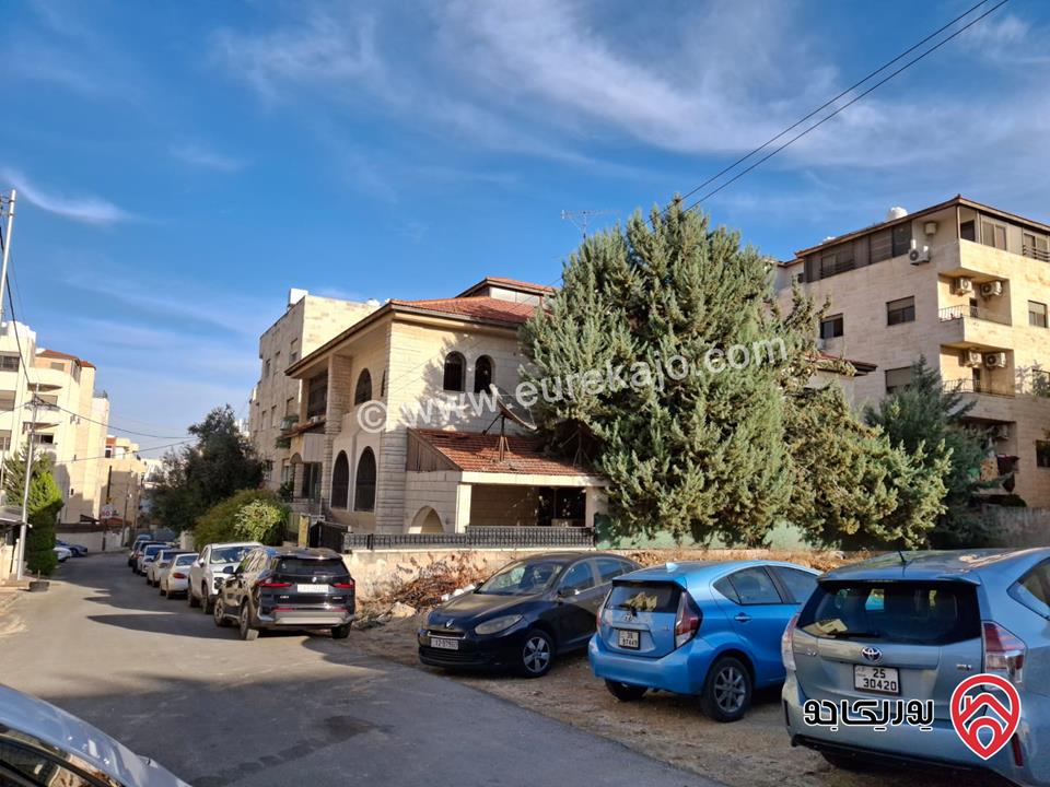 قطعة أرض مساحة 525م عليها بناء قديم 700م للبيع في عمان - السابع ام السماق الجنوبي 