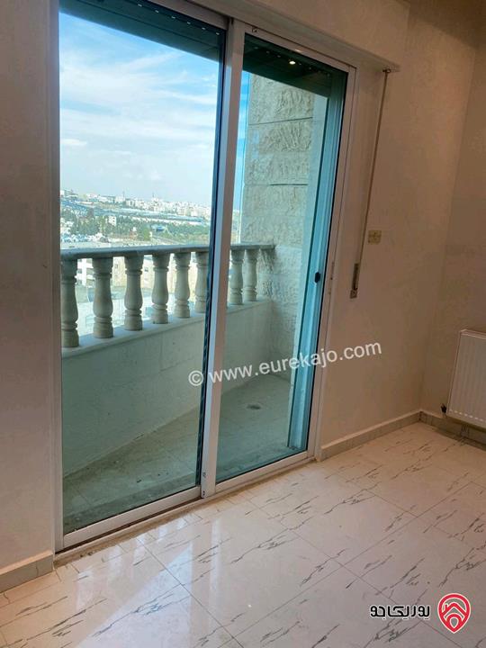 شقة طابقية ارضي معلق مساحة 350م مجددة بالكامل للبيع في عمان - عرجان