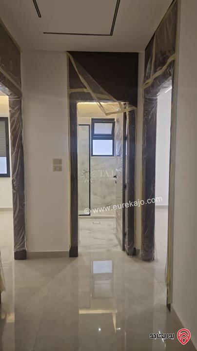 شقة فاخرة طابق اول مساحة 205م للبيع في عمان - ام اذينة