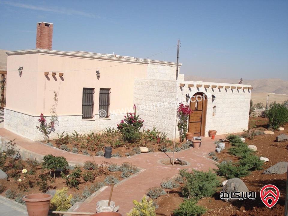 مزرعة مساحة الأرض 4 دونم و 500م والبناء 100م للبيع في الزرقاء - منطقة بيرين 