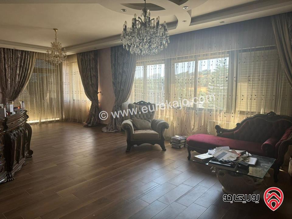 فيلا مميزة تقع على شارعين مساحة 750م على أرض 500م للبيع في عمان - مرج الحمام