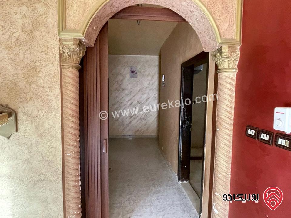 بيت مساحة 200م على ارض 561م للبيع في الزرقاء - منطقة شومر حي جبر 
