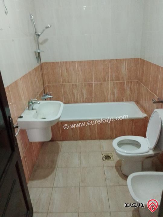 شقة مساحة 165م طابق أول للبيع أو للايجار في عمان - الجبيهة حي أم زويتينة مقابل مدارس الرواد 