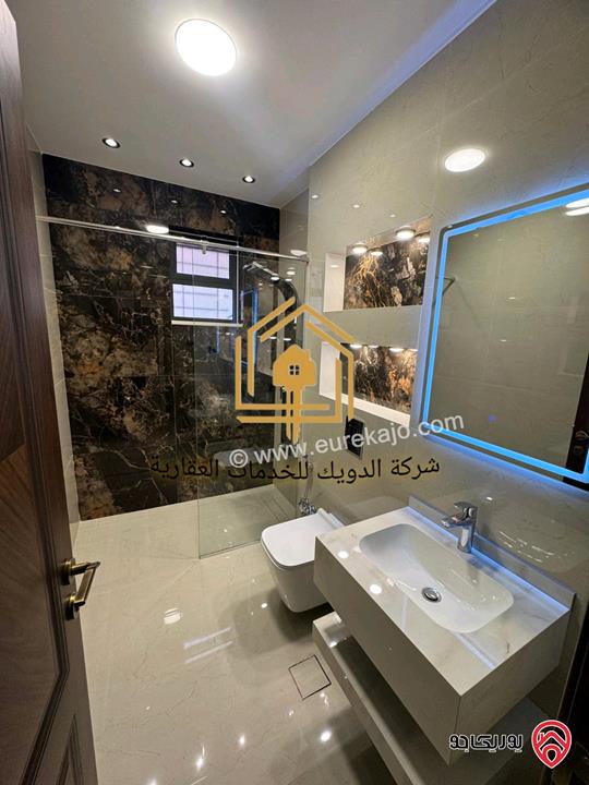 شقة جديدة لم تسكن مساحة 230م داخلي و 250م خارجي للايجار في عمان - الجبيهة 