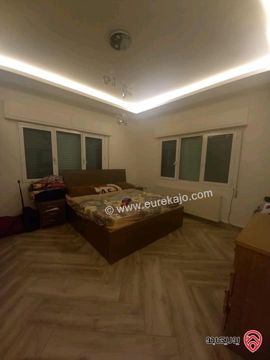 فيلا مساحة 500م على أرض 1900م للبيع في عمان - منطقة ام الدنانير 