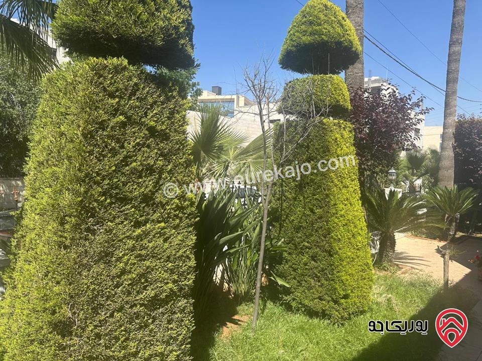 أرض سكنية مساحة 840م عليها منزل 217م للبيع في عمان - الجندويل
