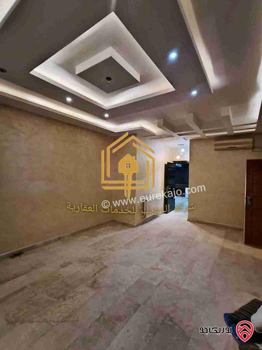 شقة طابق ارضي مساحة 200م مع ترس 20م للايجار في عمان - ضاحية النخيل 