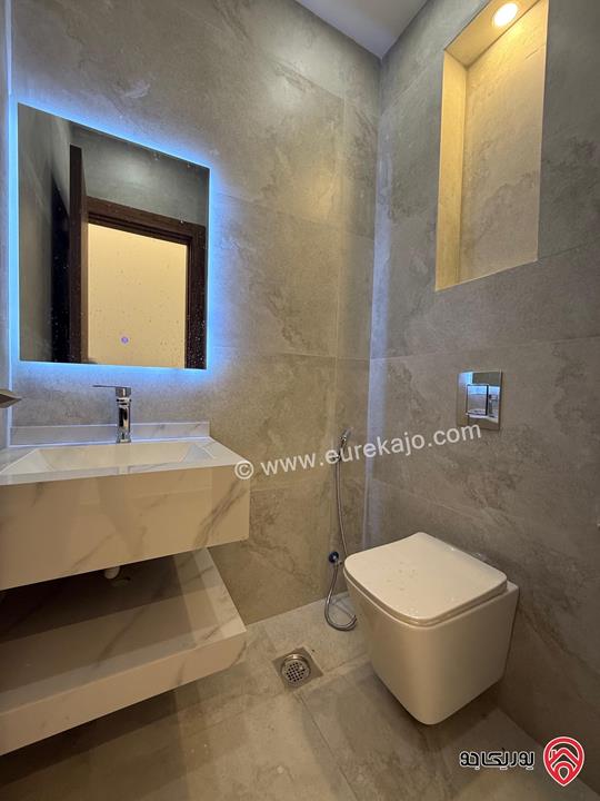 شقة طابق ارضي مساحة 145م مع ترس 80م سوبر ديلوكس للبيع في عمان - ضاحية الياسمين 