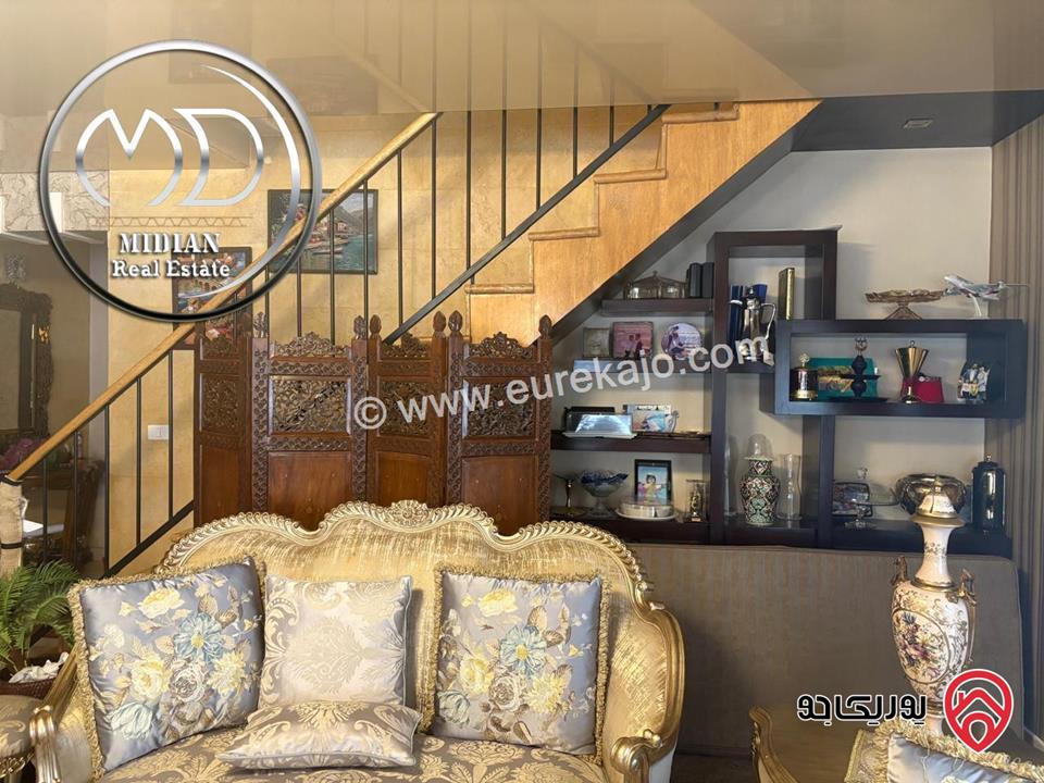 شقة دوبلكس للبيع طابق اخير مع روف في عمان - حي الصحابة مساحة 260م مع تراسات تشطيبات ديكورات عصرية فاخرة اطلالة رائعة