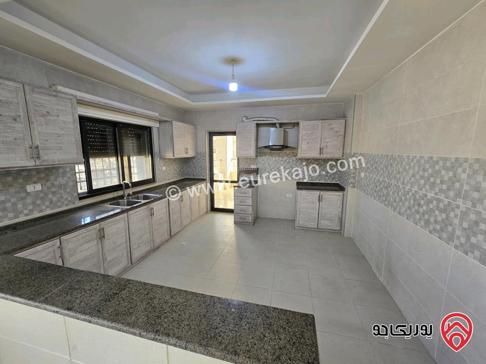 شقة فارغة طابق ثالث مساحة 180م للايجار في عمان - ضاحية الرشيد