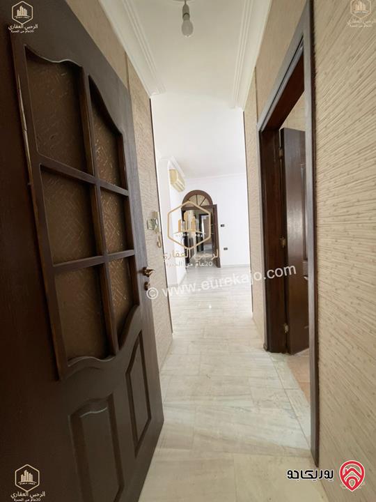 شقة طابق ثالث مع رووف مساحة 180م للايجار في عمان - الجاردنز 